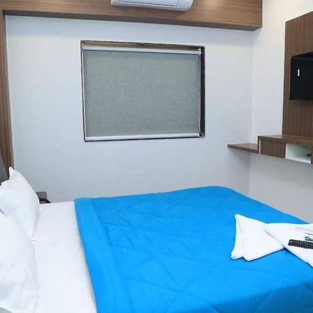 Hotel Fortune Surat Bilik gambar